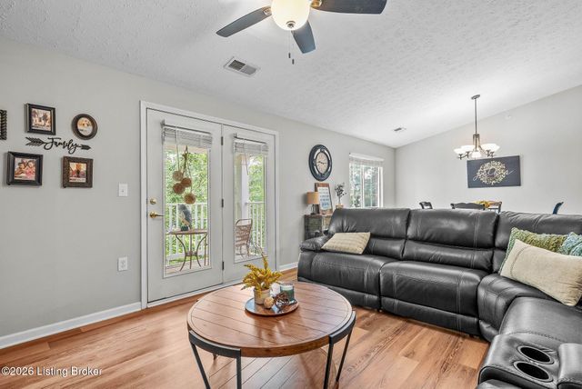 2600 Aristocrat Pl 302, Louisville, KY 40299