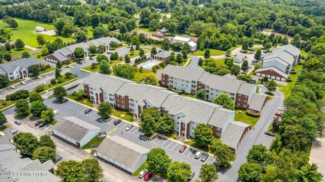 2600 Aristocrat Pl 302, Louisville, KY 40299