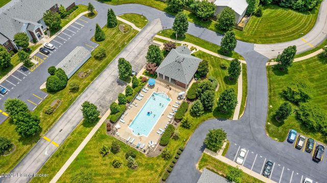 2600 Aristocrat Pl 302, Louisville, KY 40299
