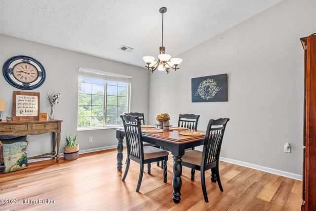 2600 Aristocrat Pl 302, Louisville, KY 40299