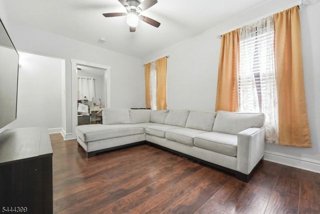 74 Smith St, Newark City, NJ 07106