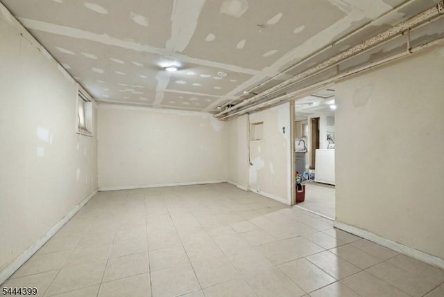 74 Smith St, Newark City, NJ 07106