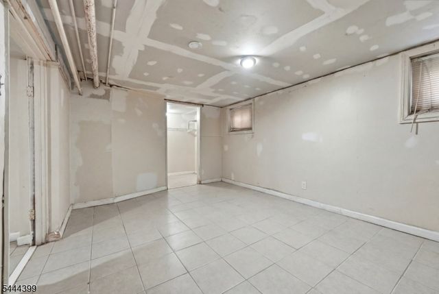74 Smith St, Newark City, NJ 07106