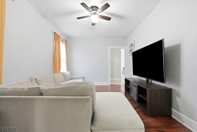 74 Smith St, Newark City, NJ 07106