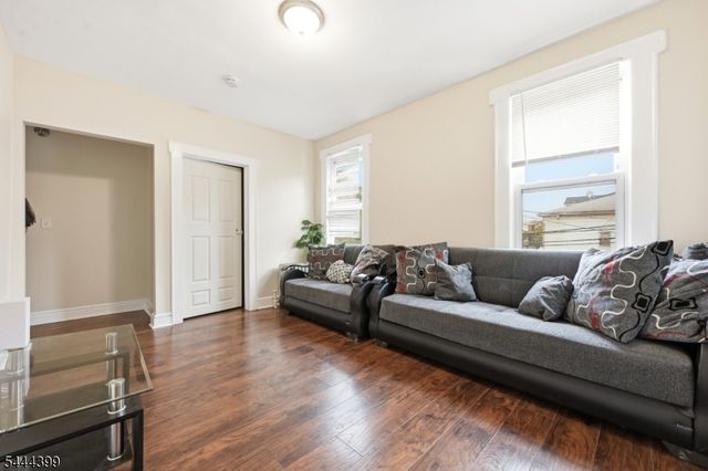 74 Smith St, Newark City, NJ 07106