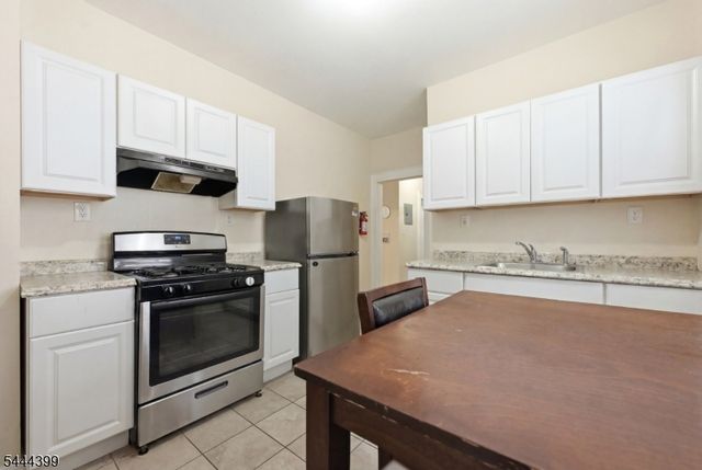 74 Smith St, Newark City, NJ 07106