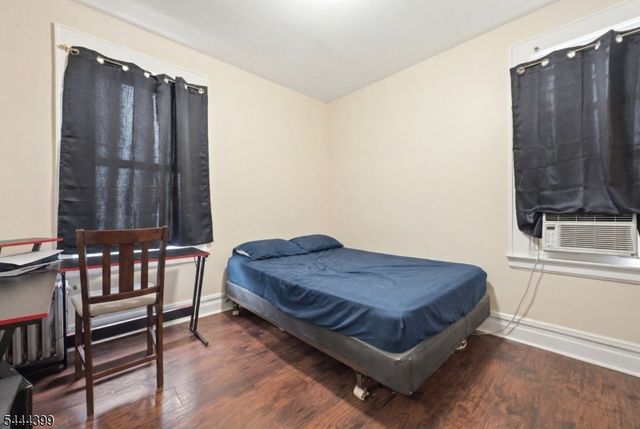 74 Smith St, Newark City, NJ 07106