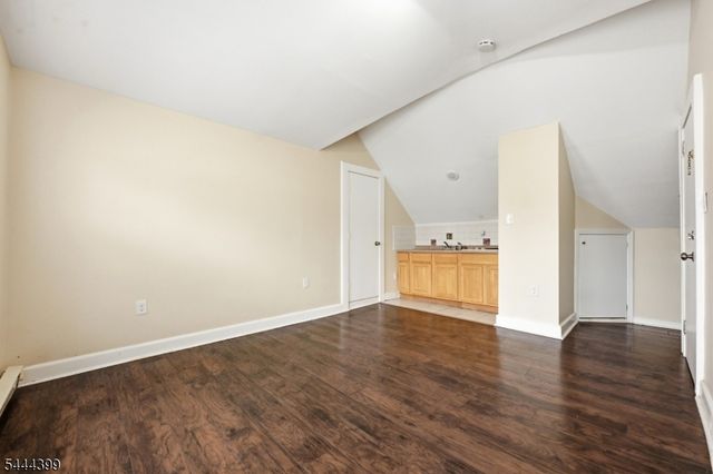 74 Smith St, Newark City, NJ 07106