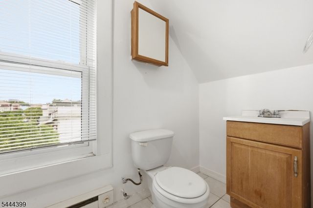 74 Smith St, Newark City, NJ 07106