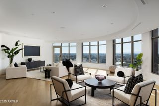 2402 E Esplanade Lane 902, Phoenix, AZ 85016