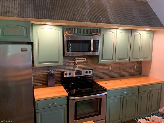 3909 14th AVE SE, Naples, FL 34117