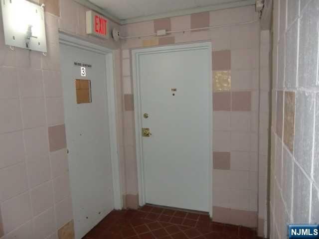 9 Columbia Terrace 3D, Edgewater, NJ 07020