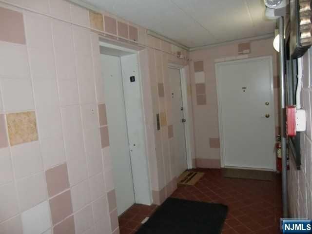 9 Columbia Terrace 3D, Edgewater, NJ 07020