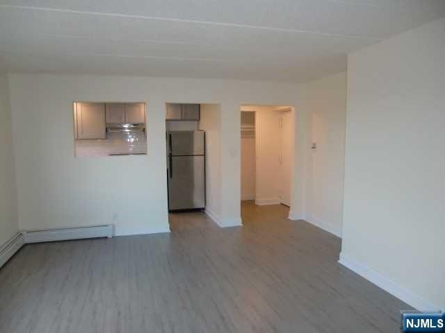 9 Columbia Terrace 3D, Edgewater, NJ 07020