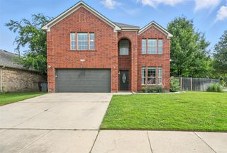 700 Mistymoor Lane, Fort Worth, TX 76052