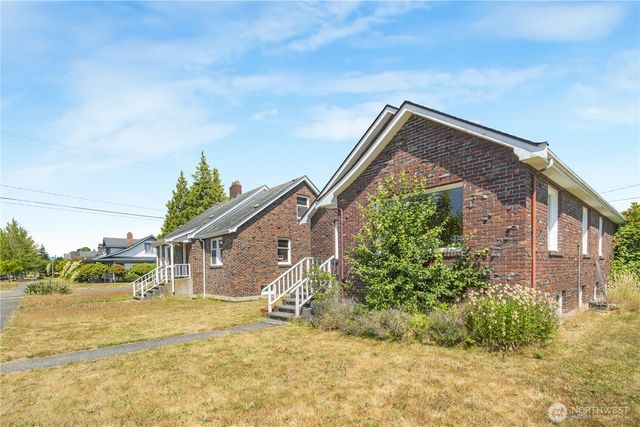 1505 Oakes Avenue, Everett, WA 98201