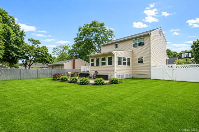 19 Golden Gate Drive, Shirley, NY 11967