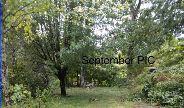 86 R and R Hyder Lane, Hendersonville, NC 28792