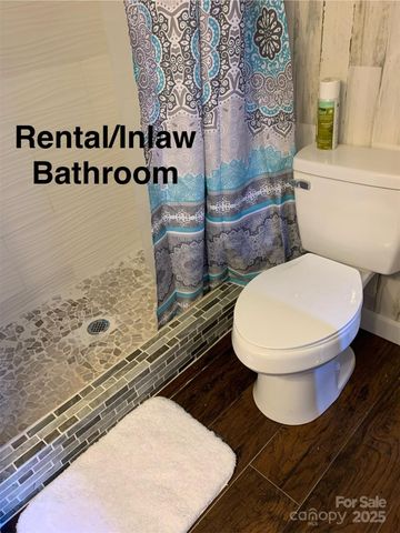 86 R and R Hyder Lane, Hendersonville, NC 28792