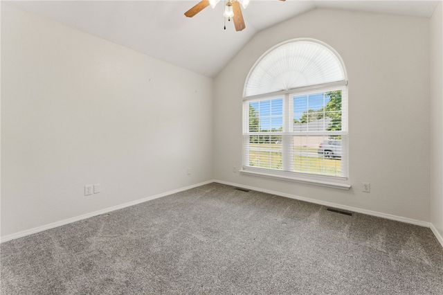 2 Mills Drive, Bella Vista, AR 72714