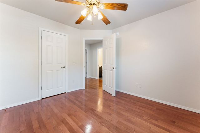 2 Mills Drive, Bella Vista, AR 72714