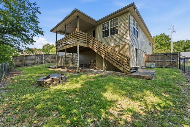 2 Mills Drive, Bella Vista, AR 72714