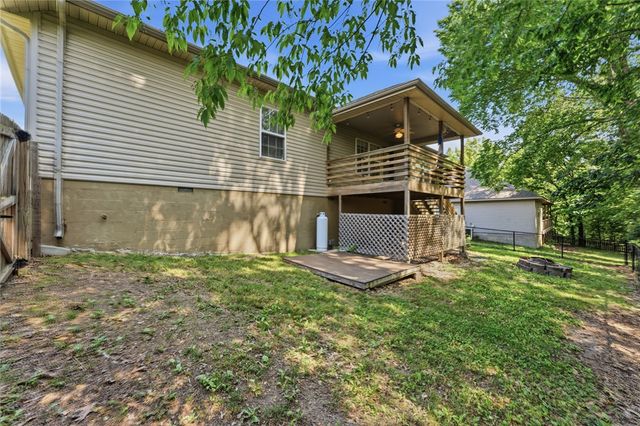 2 Mills Drive, Bella Vista, AR 72714