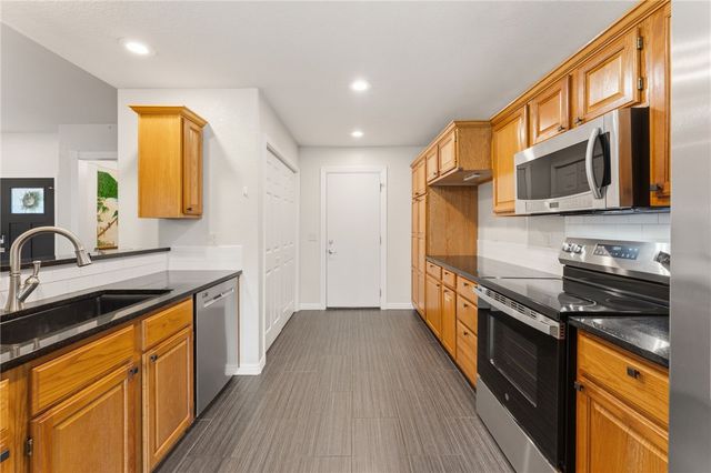 2 Mills Drive, Bella Vista, AR 72714