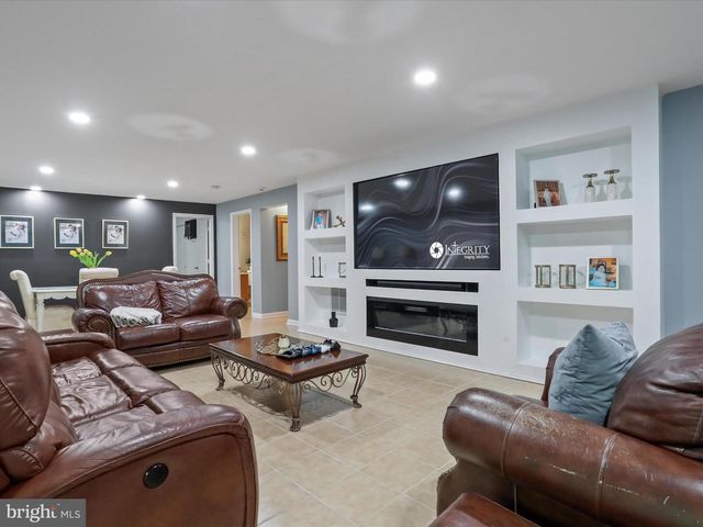 930 WAYNE DR, Winchester, VA 22601