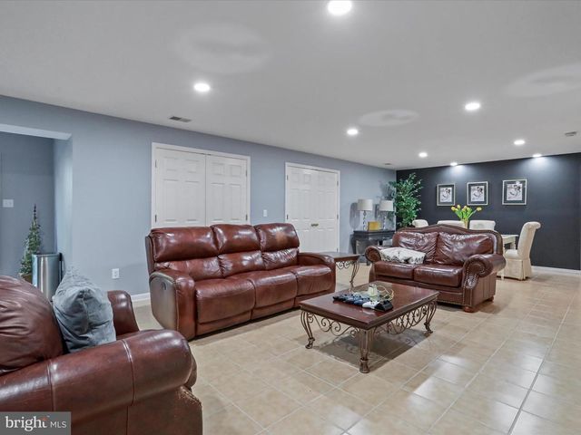 930 WAYNE DR, Winchester, VA 22601