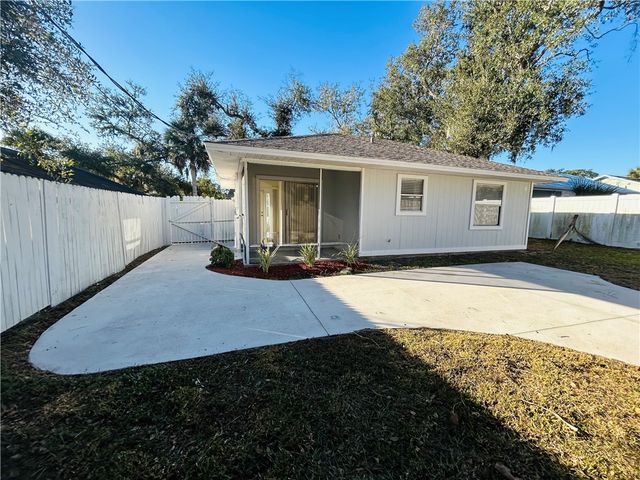 224 13th Lane SW, Vero Beach, FL 32962