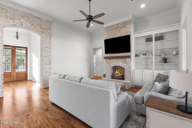 229 Reservoir Way, Brandon, MS 39047