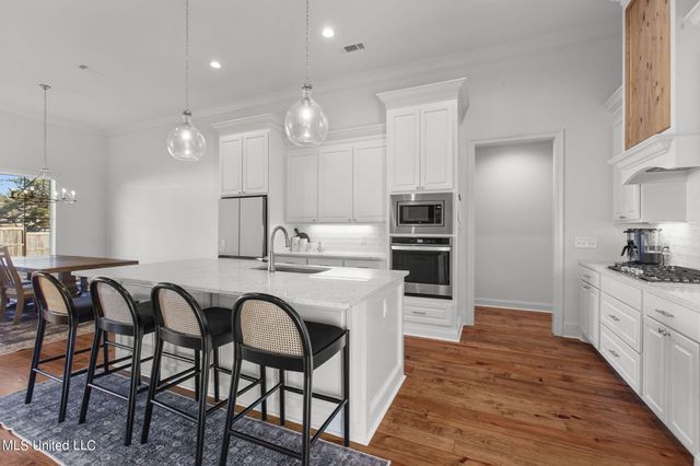 229 Reservoir Way, Brandon, MS 39047