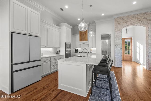 229 Reservoir Way, Brandon, MS 39047