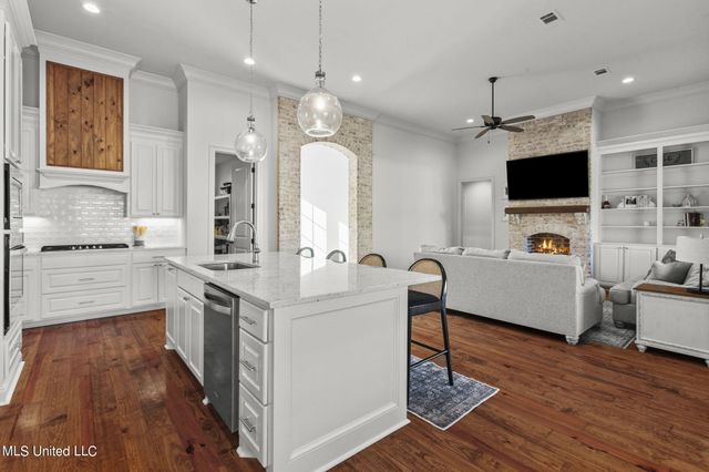 229 Reservoir Way, Brandon, MS 39047