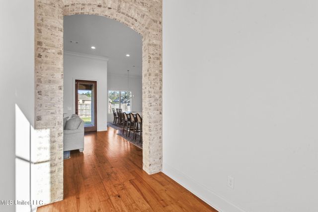 229 Reservoir Way, Brandon, MS 39047
