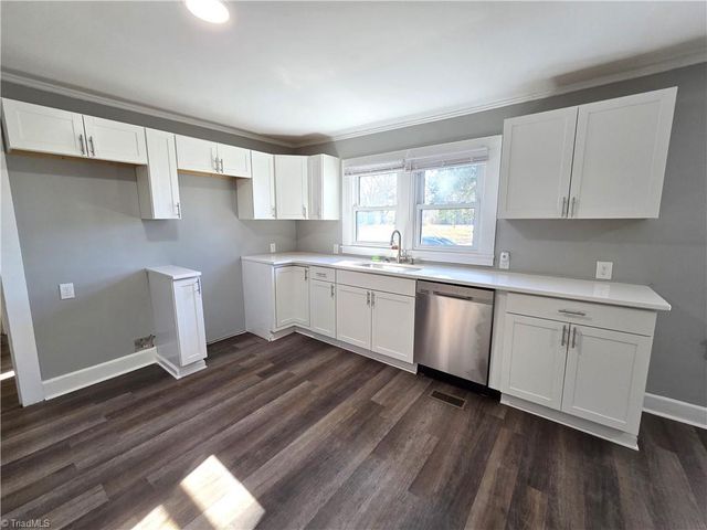 5149 NC Highway 66 S, King, NC 27021