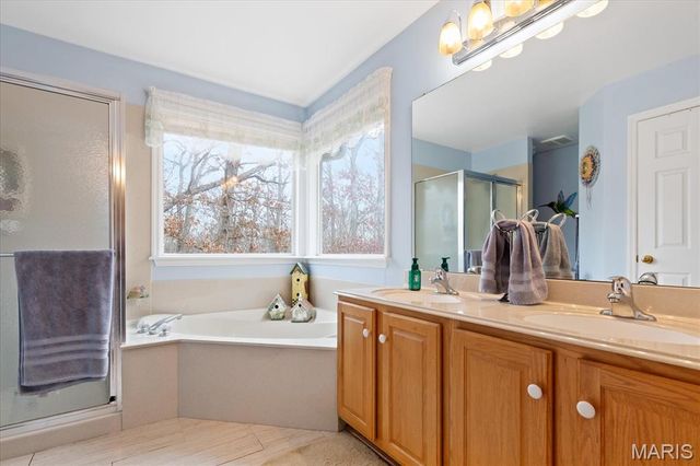 435 Winchester Way, Winfield, MO 63389