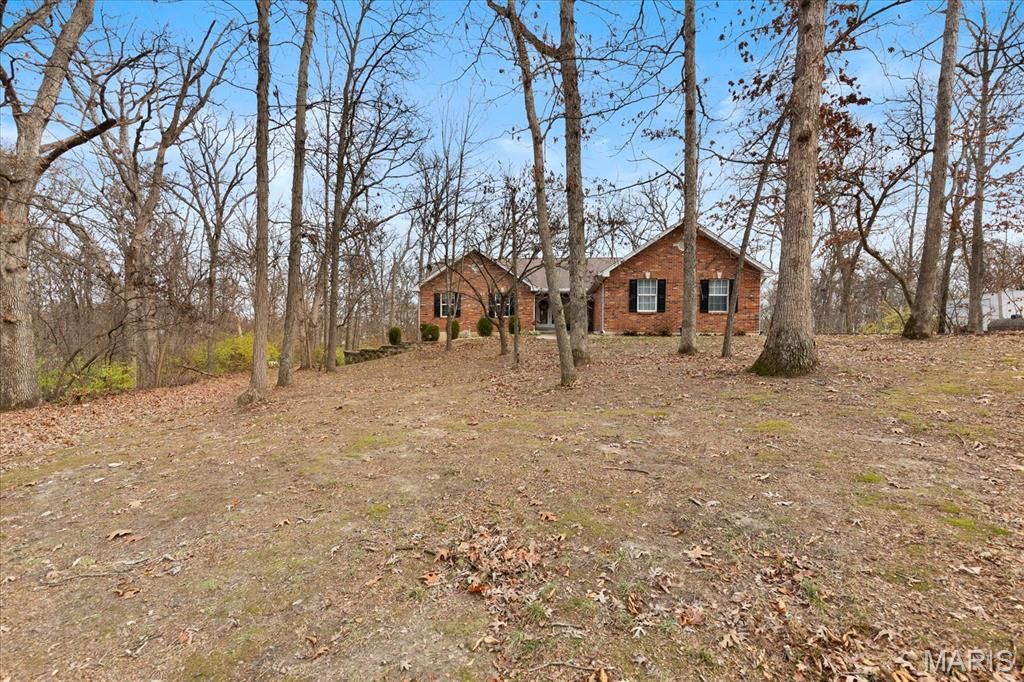 435 Winchester Way, Winfield, MO 63389