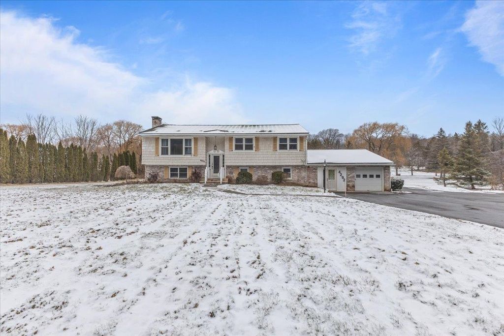 4292 South Brownell Road, Williston, VT 05495