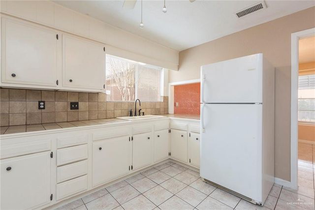 2504 Whitewing Avenue, Mcallen, TX 78501