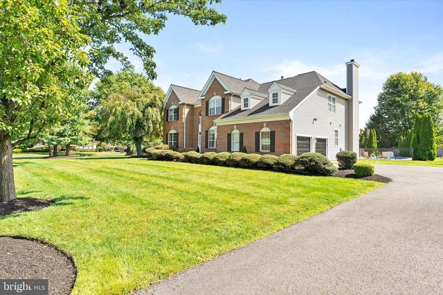 1 SOMERSET CT, Allentown, NJ 08501