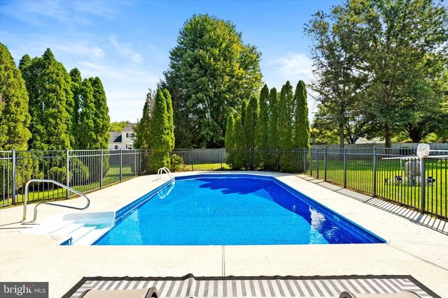 1 SOMERSET CT, Allentown, NJ 08501