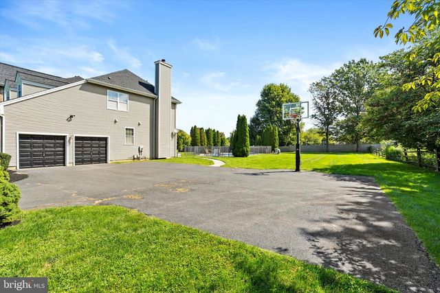 1 SOMERSET CT, Allentown, NJ 08501
