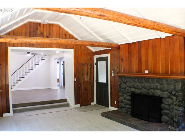 3450 SHOESTRING Rd, Riddle, OR 97469