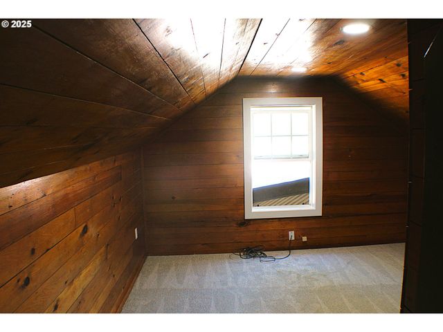 3450 SHOESTRING Rd, Riddle, OR 97469