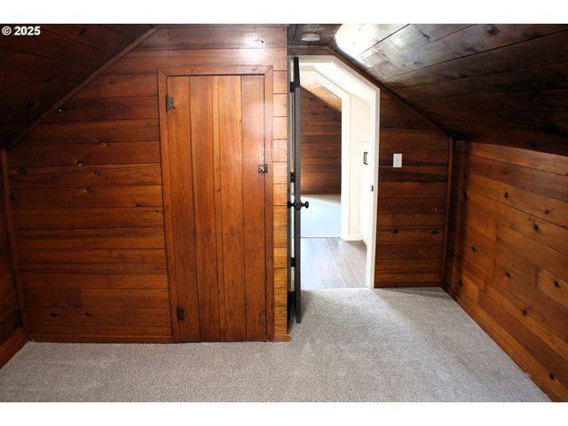 3450 SHOESTRING Rd, Riddle, OR 97469