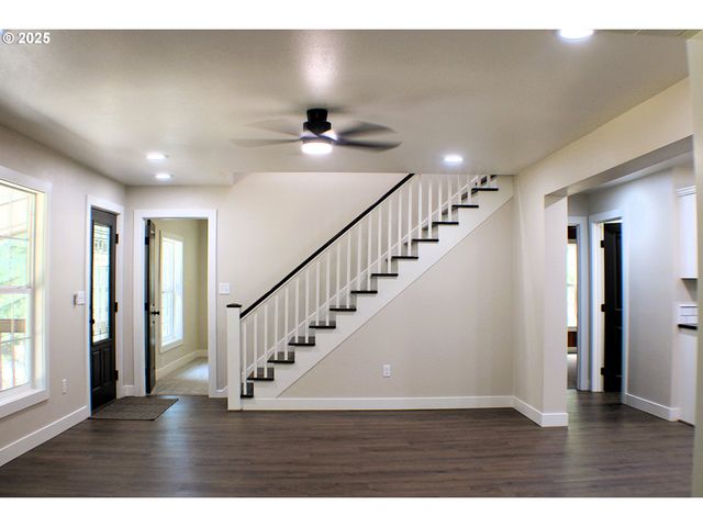 3450 SHOESTRING Rd, Riddle, OR 97469