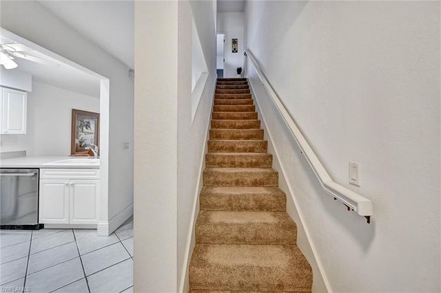 732 Victoria DR 4, Cape Coral, FL 33904