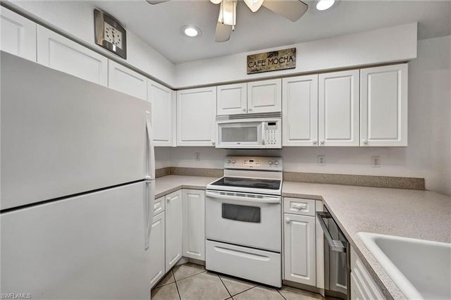 732 Victoria DR 4, Cape Coral, FL 33904